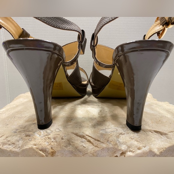 Lena Louisa Taupe Grey Patent Leather Platform Peep Toe Heels Sz 10 - Picture 7 of 10